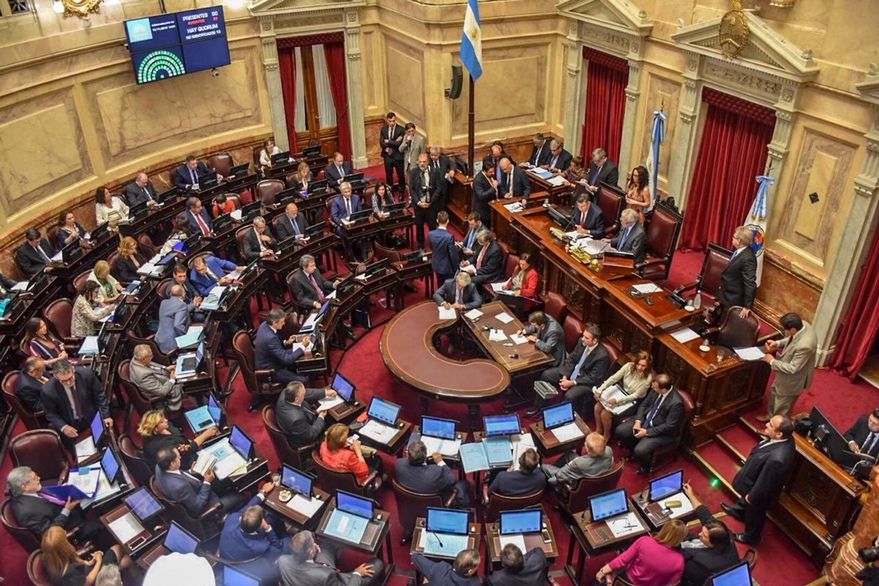 En su último día de quórum propio en el Senado, el kirchnerismo aprobó 48 decretos que Alberto Fernández firmó en pandemia