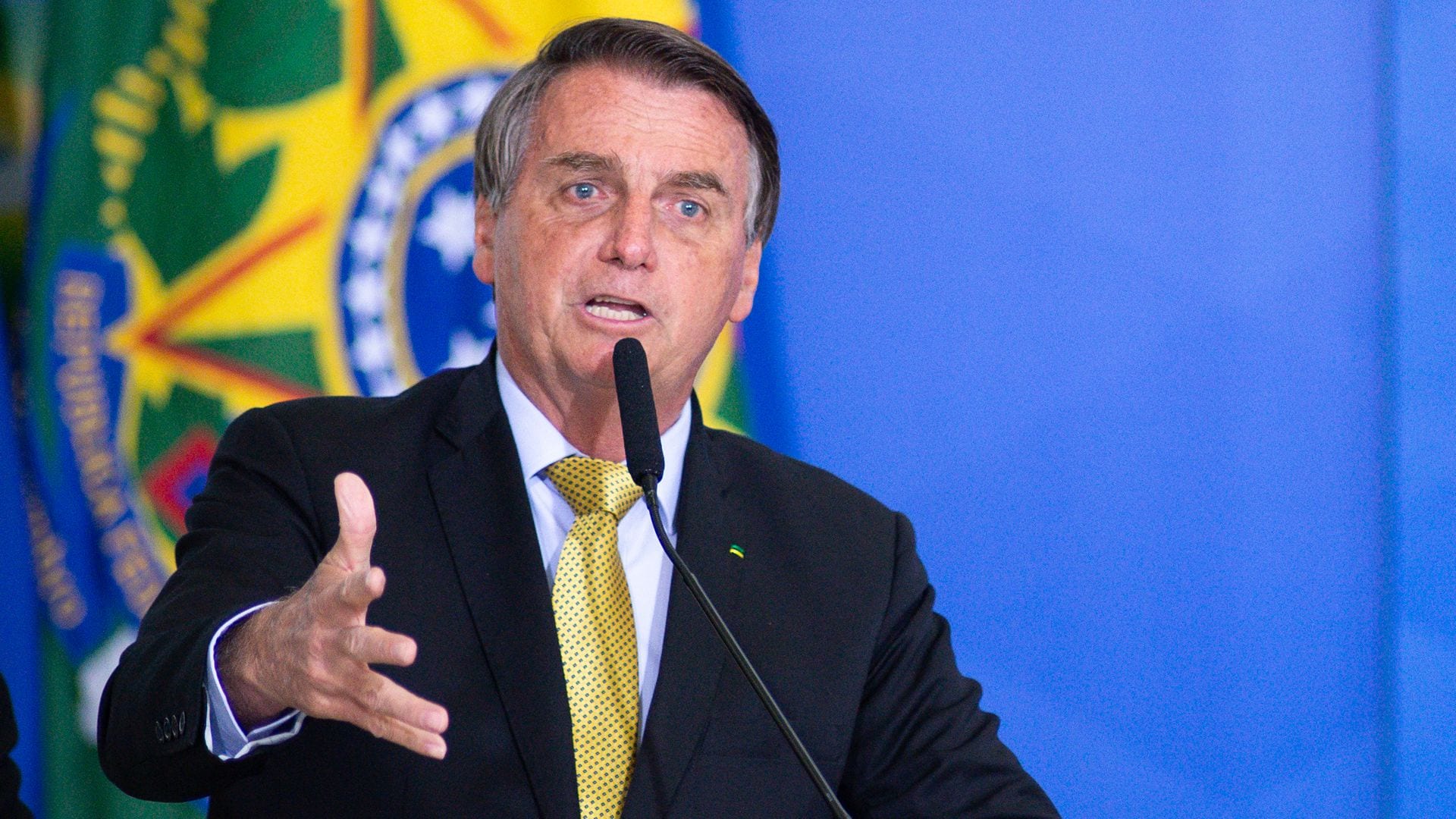 Internan de urgencia a Bolsonaro por una posible obstrucción intestinal