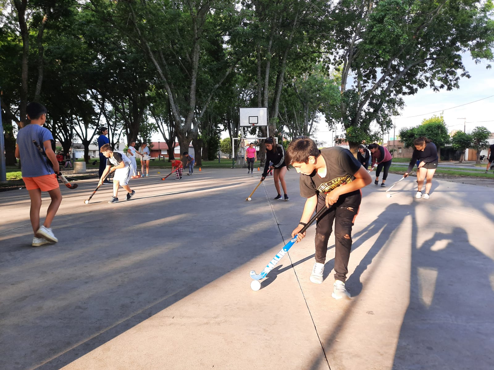 Continúa hockey inclusivo en tres sectores de la ciudad