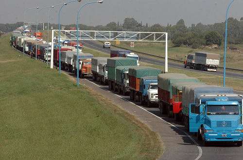 Aumento mensual récord en el costo del transporte de cargas