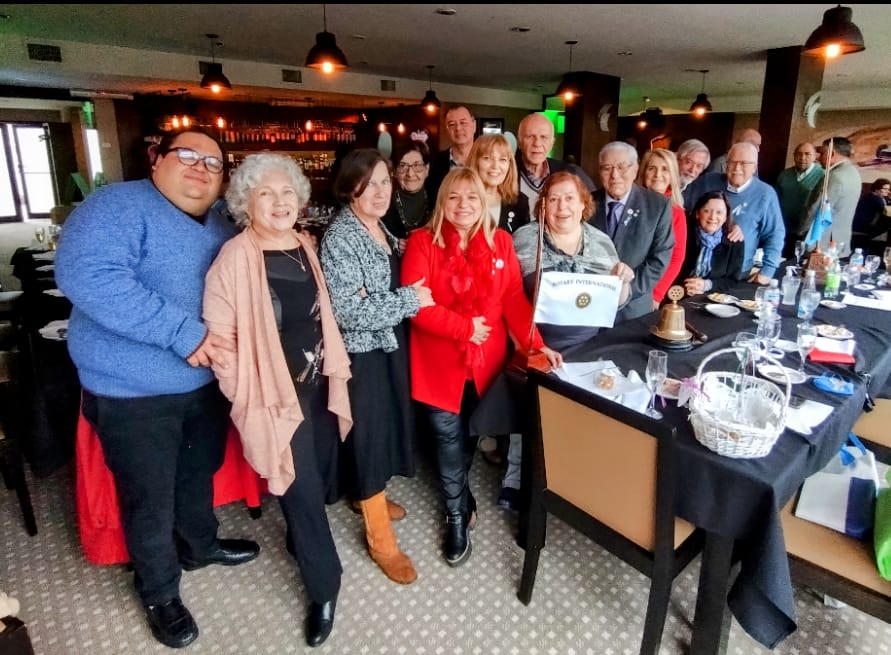Club Rotario Balcarce festejó sus 81 años y realizó cambio de autoridades