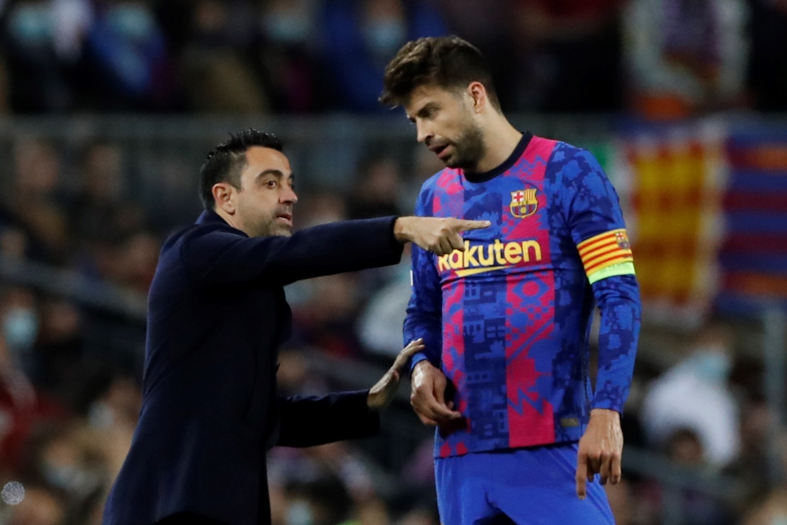 Se filtró el áspero cruce entre Xavi Hernández y Piqué en el vestuario del Barcelona: “Menos vas a jugar”
