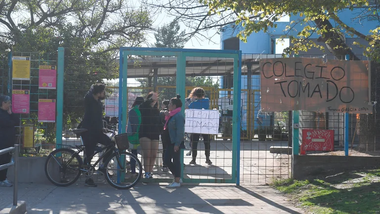 Continúan las tomas de colegios en 7 establecimientos en la Ciudad de Buenos Aires