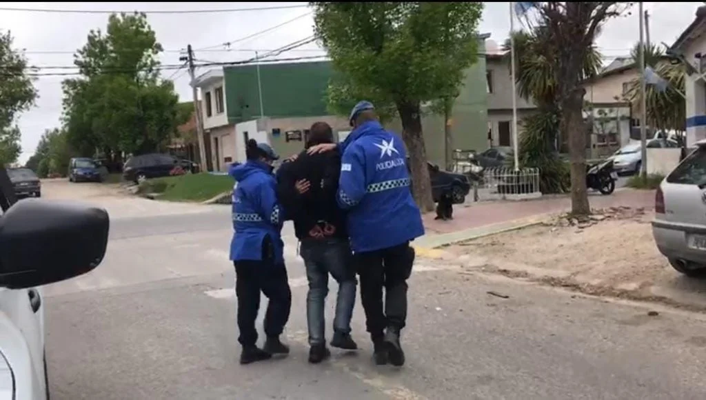 Una anciana pidió ayuda a la policía para que detuviera a su propio hijo